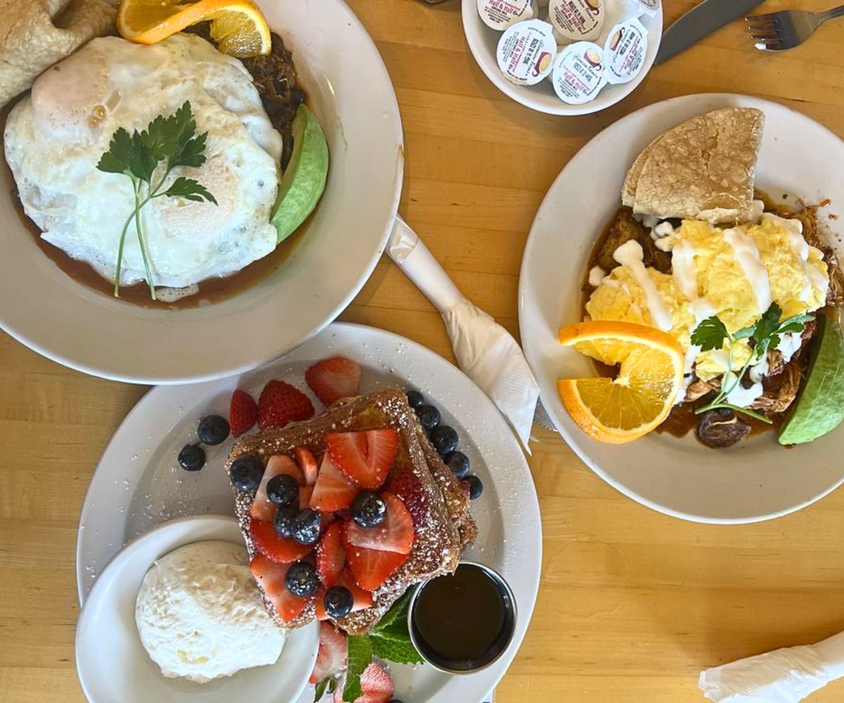 breakfast dishes at Alexander's Breakfast and Lunch in Skokie, IL