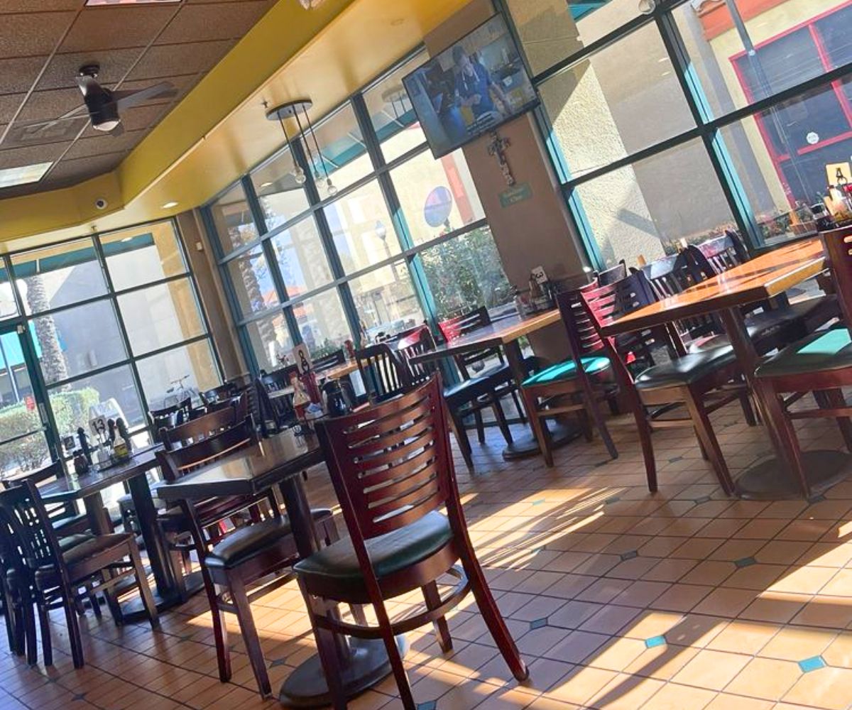 interior of R & R Breakfast Spot in Moreno Valley, California