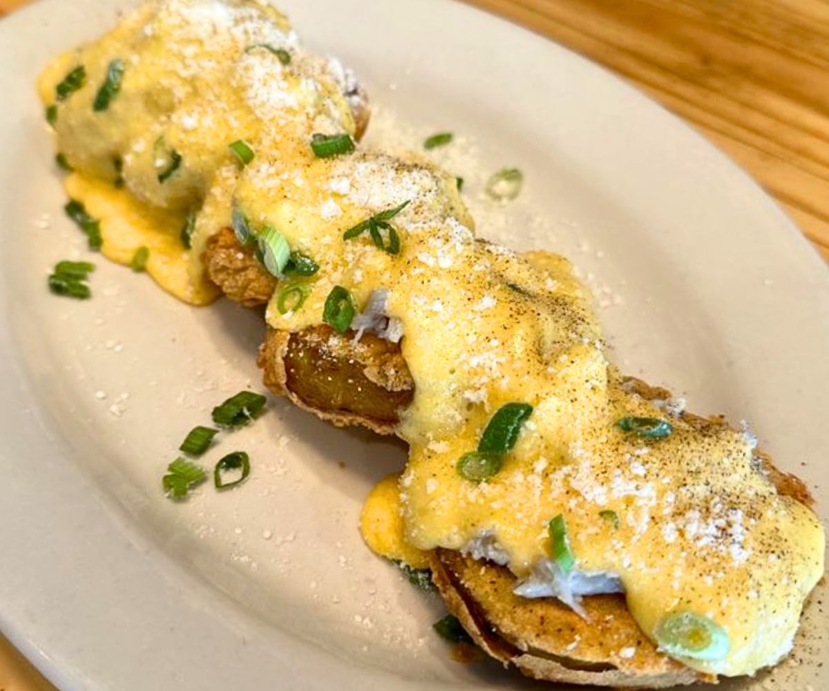 Fried Green Tomatoes with Crabmeat & Hollandaise at Steve's Marina Restaurant in Long Beach, MS