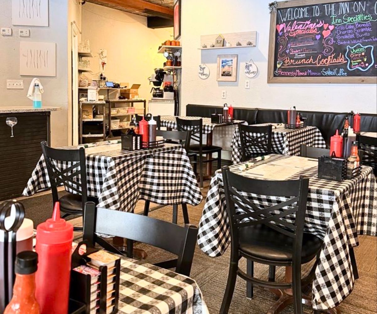 interior of Inn On Coventry in Cleveland Heights, Ohio