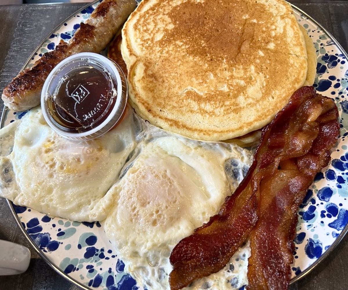 Perfect Day at Sunny Bay Cafe in Rehoboth Beach, Delaware