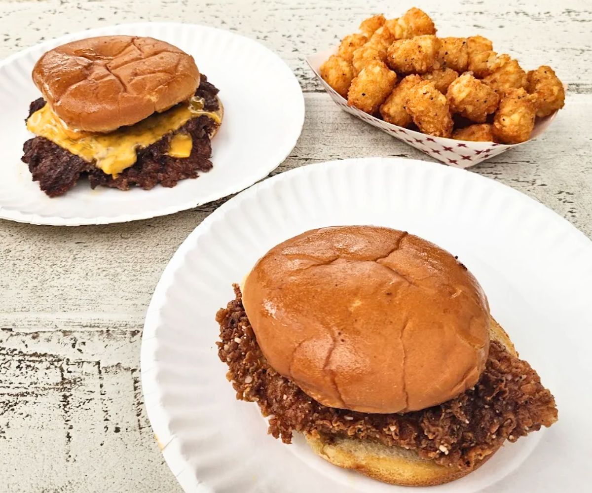 burgers at GUSTOS burgers N stuff in Fort Worth, TX