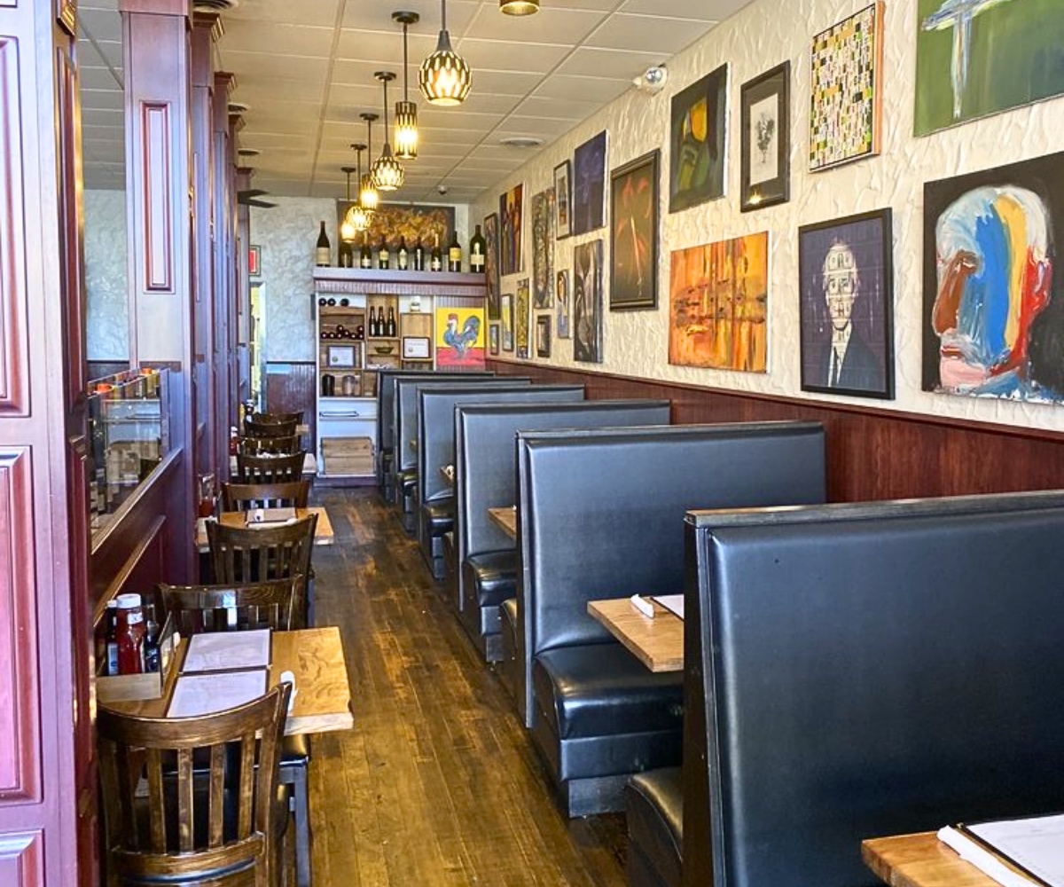 Interior of Uncle John's Place in Mansfield, OH