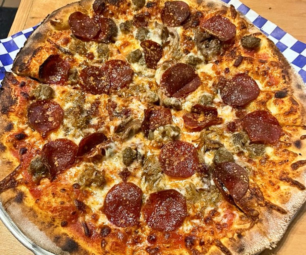 Da Kine Pizza at ax Wood Fired Pizza in Haleiwa, Hawaii