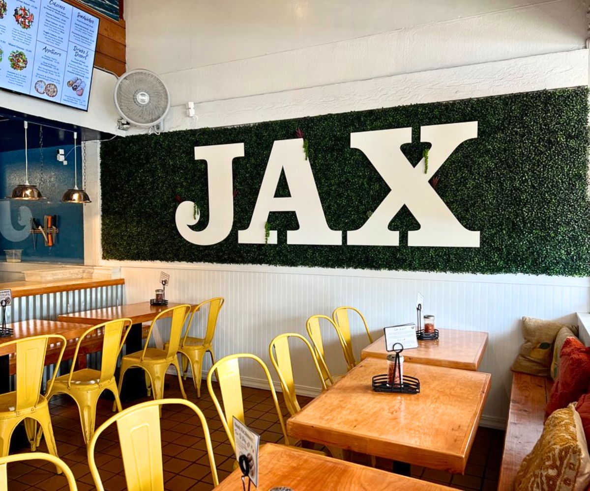 interior of Jax Wood Fired Pizza in Haleiwa, Hawaii