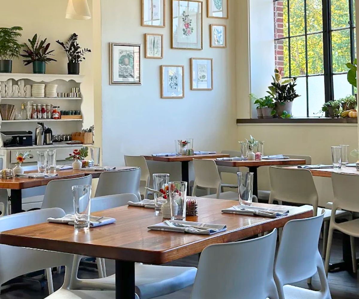 interior of Bowood by Niche in St. Louis, MO