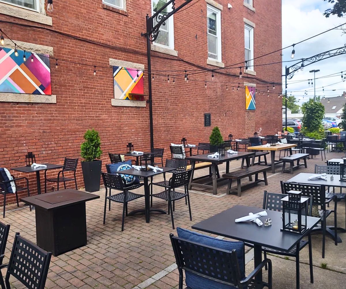 outdoor dining space at Taproom & Grill in Rochester, New Hampshire