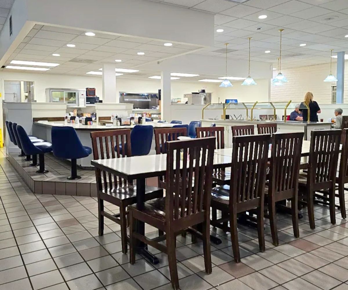interior of Coburg Crossing Café in Coburg, Oregon
