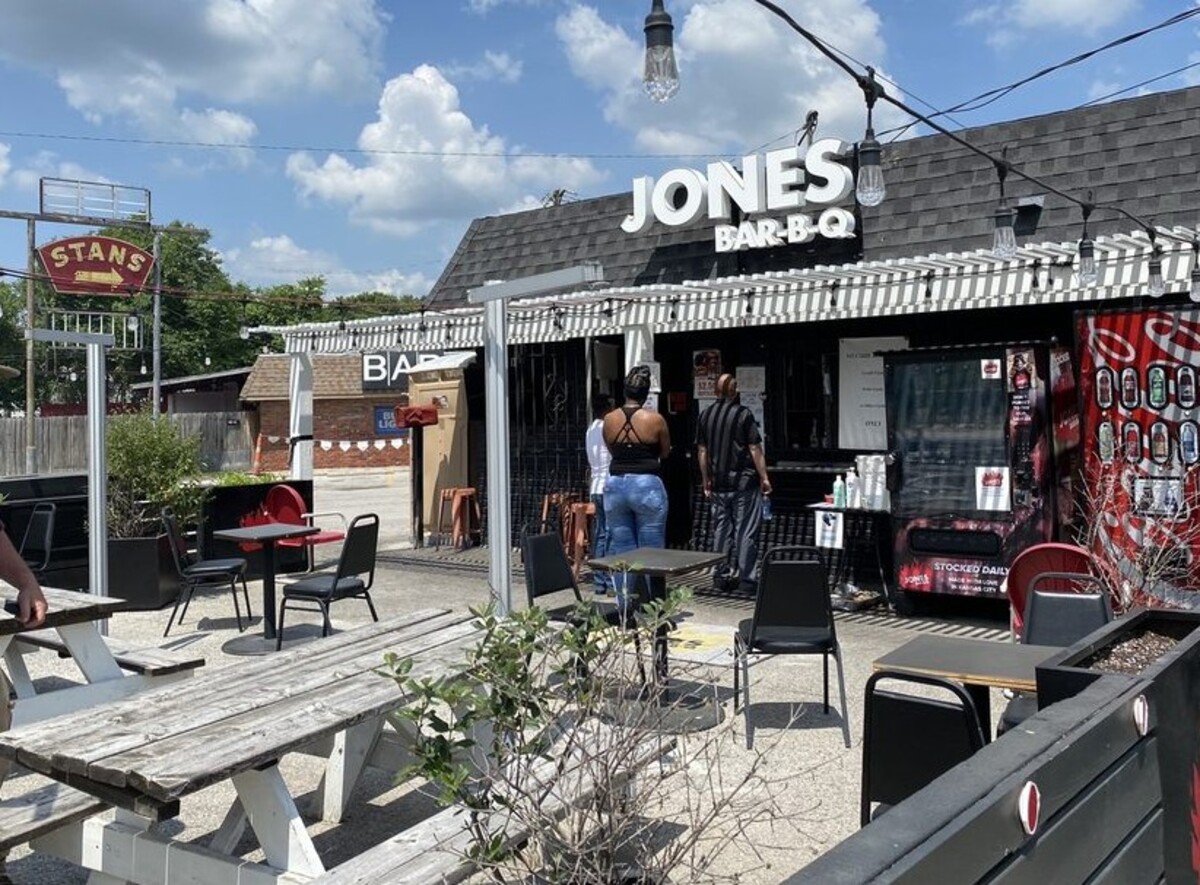  at Jones Bar-B-Q located in Kansas City, KS