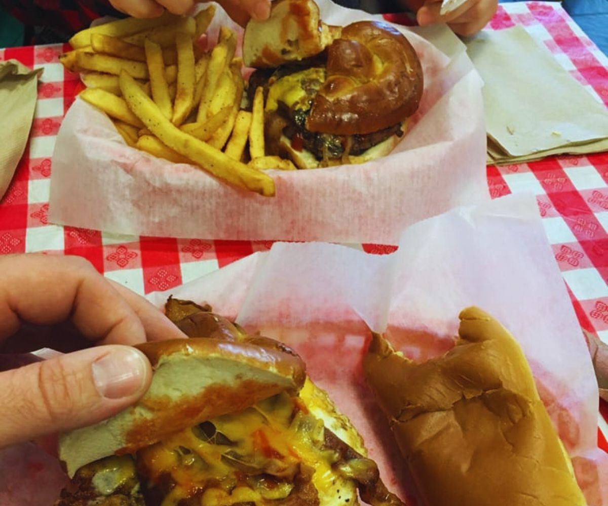 Will's Grill - Farmer with an Egg, Wiener & Wills Grill Burger