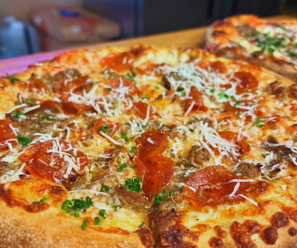 Yearling Pizza - Pepperoni Pizza
