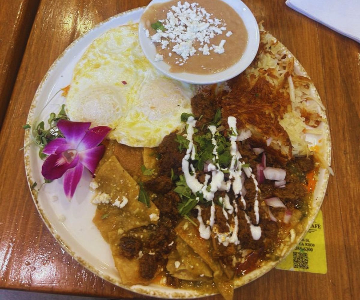 Downtown Cafe by JL - Chilaquiles Verdes con Pork Chorizo