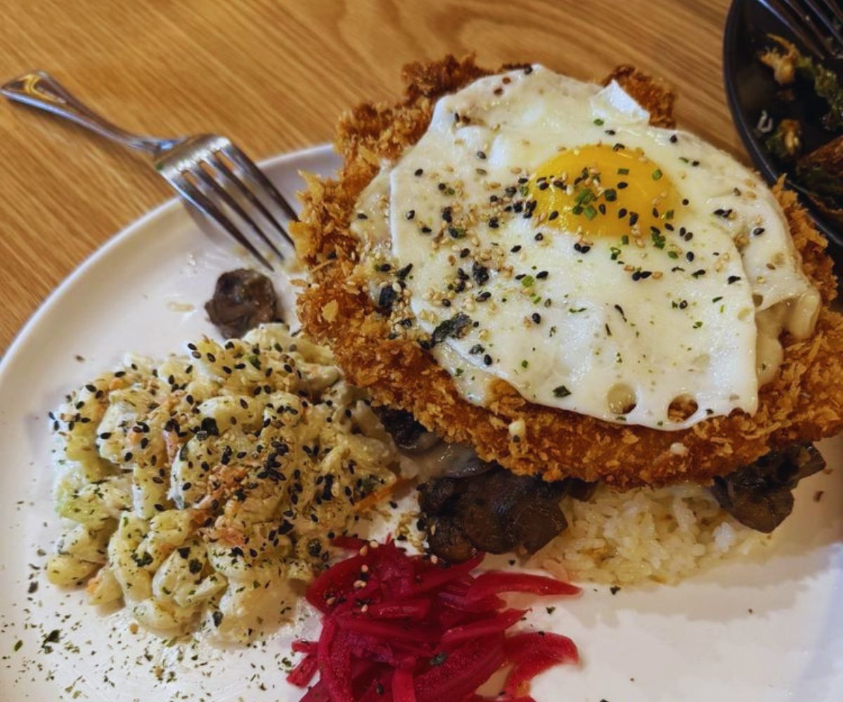 Bluberry Social - Chicken Koko Moko