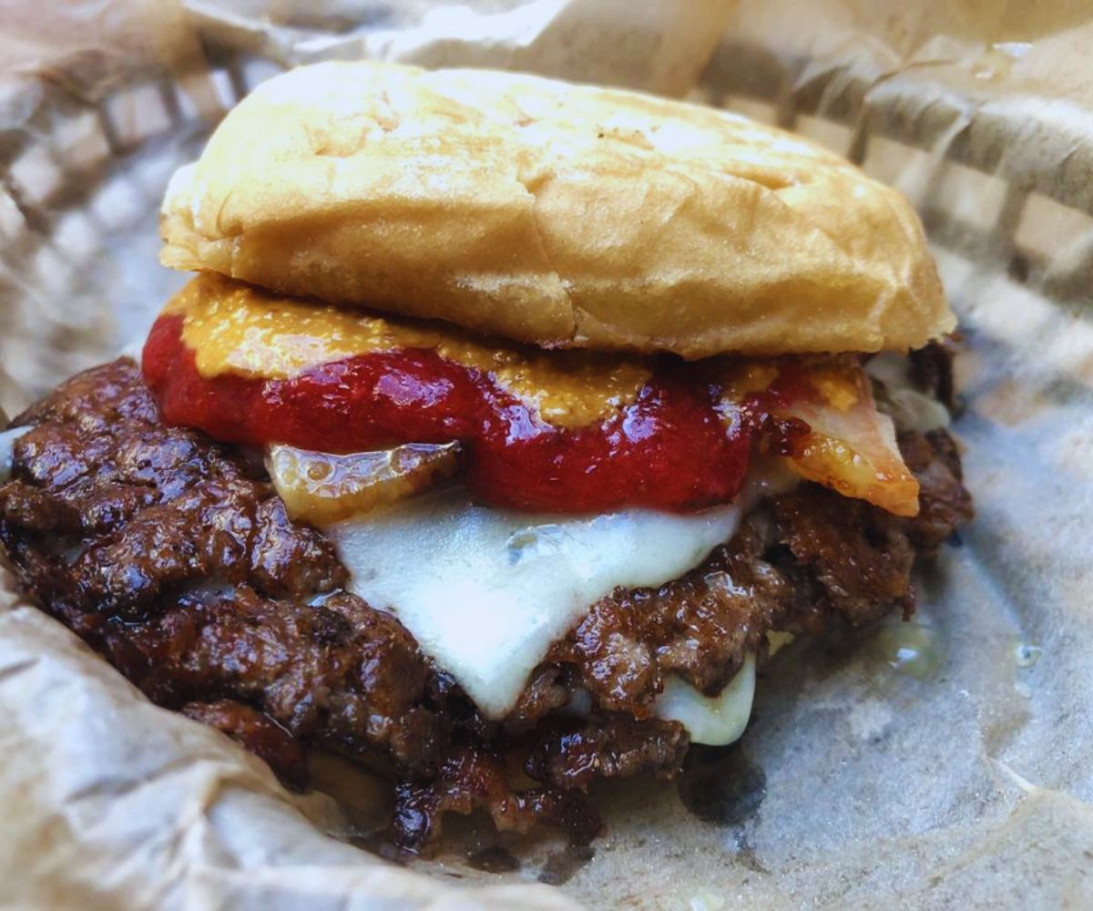 Settle Down Tavern - Special PBJ Burger
