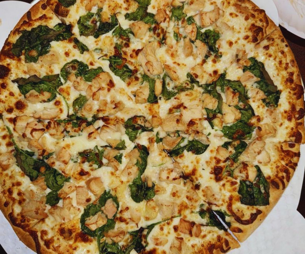 Pizza Me - 16'' Large Creamy Chicken Alfredo Pizza
