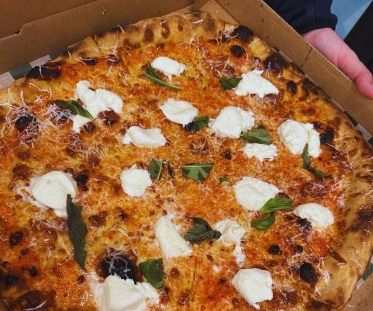 Ozzi’s Pizza - Vodka Pizza