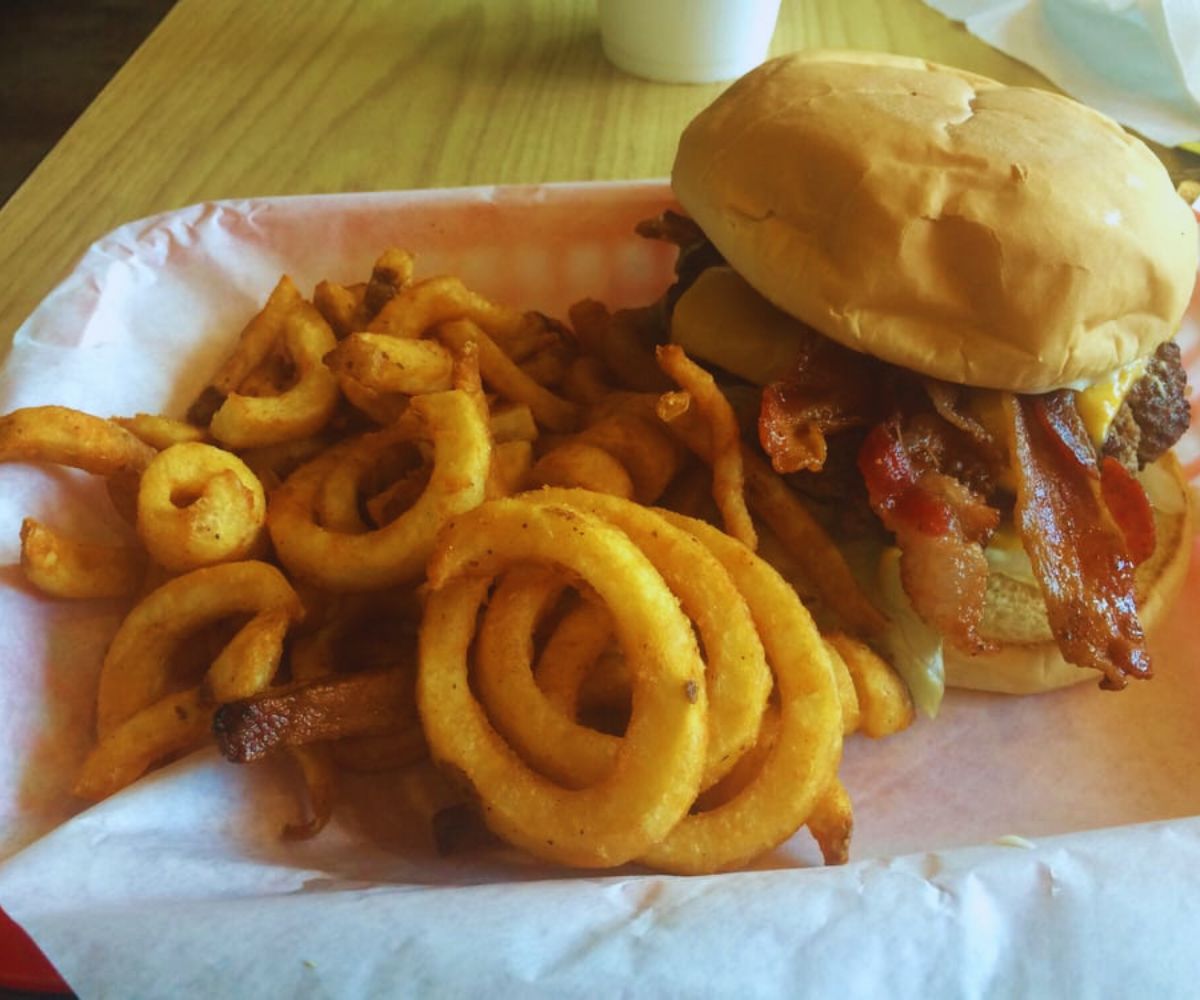Jimmy's Big Burgers - Bacon Cheeseburger & Curly Fries
