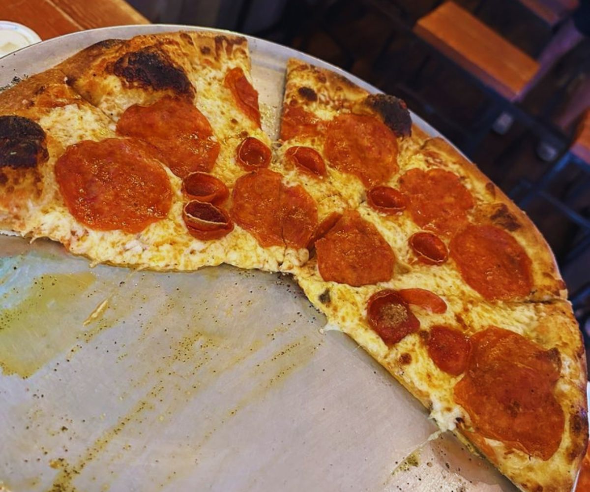 Atomic Lounge & Pizza Kitchen - Roni Pizza