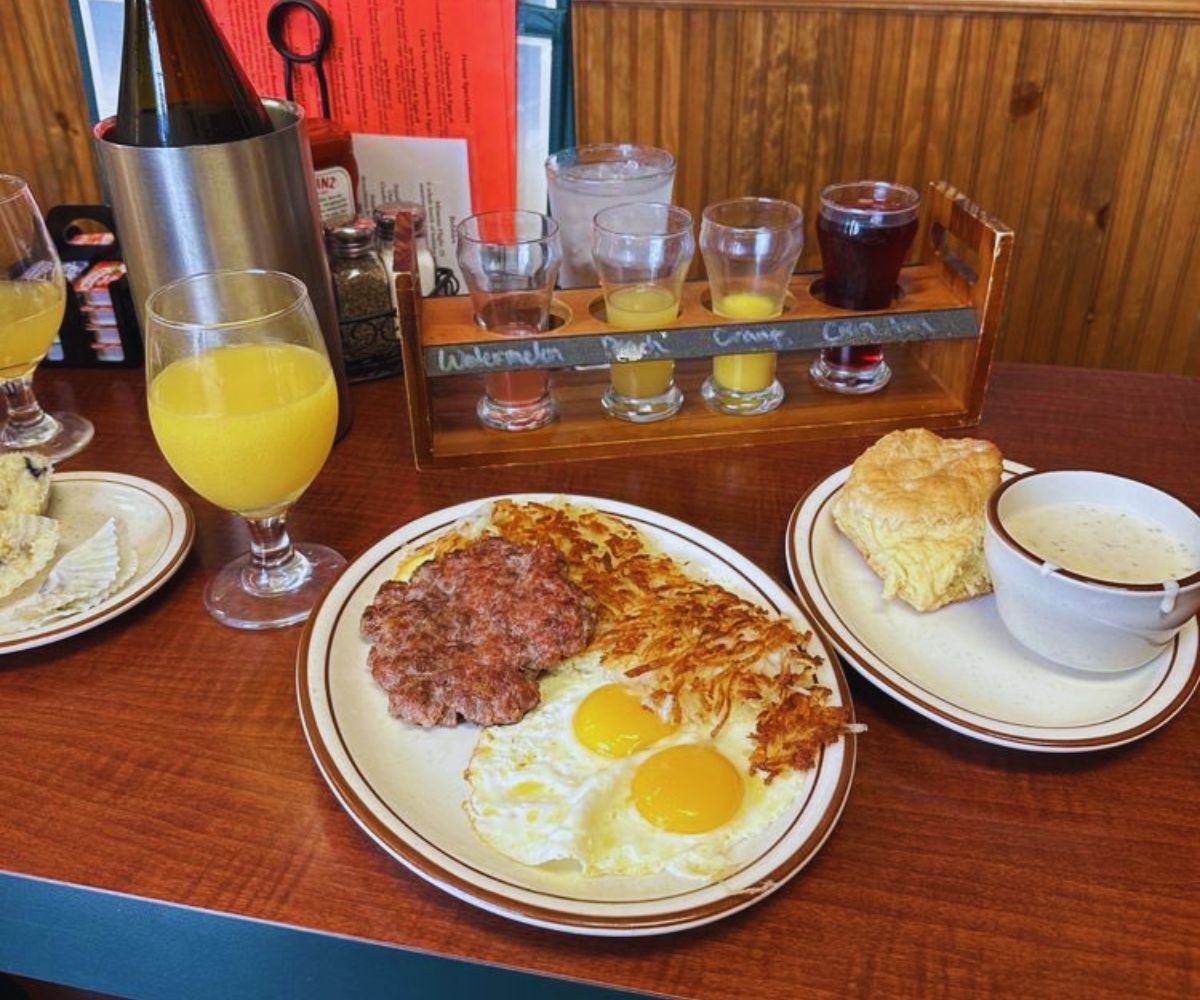 Old River Grill at the Marketplace - 50-50 Burger & Eggs