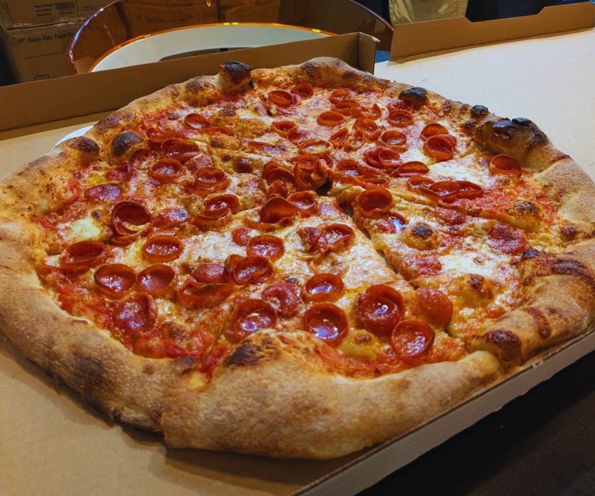 Mad Pie - Pepperoni Playboy