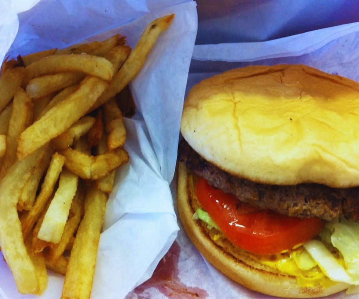 Bill's Jumbo Burgers - 1/3 lb Big Daddy Burger with French Fries