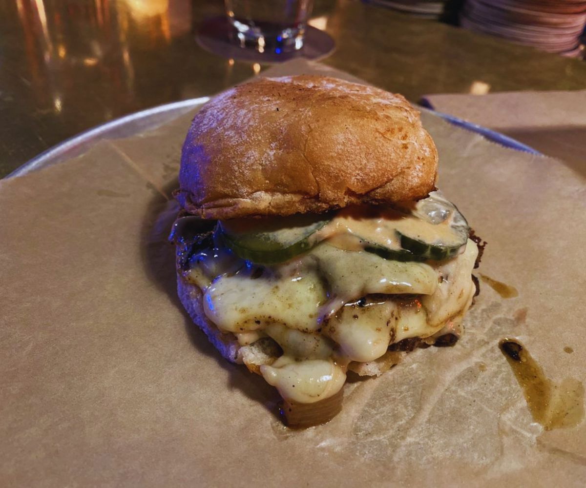 Settle Down Tavern - Good Idea Burger