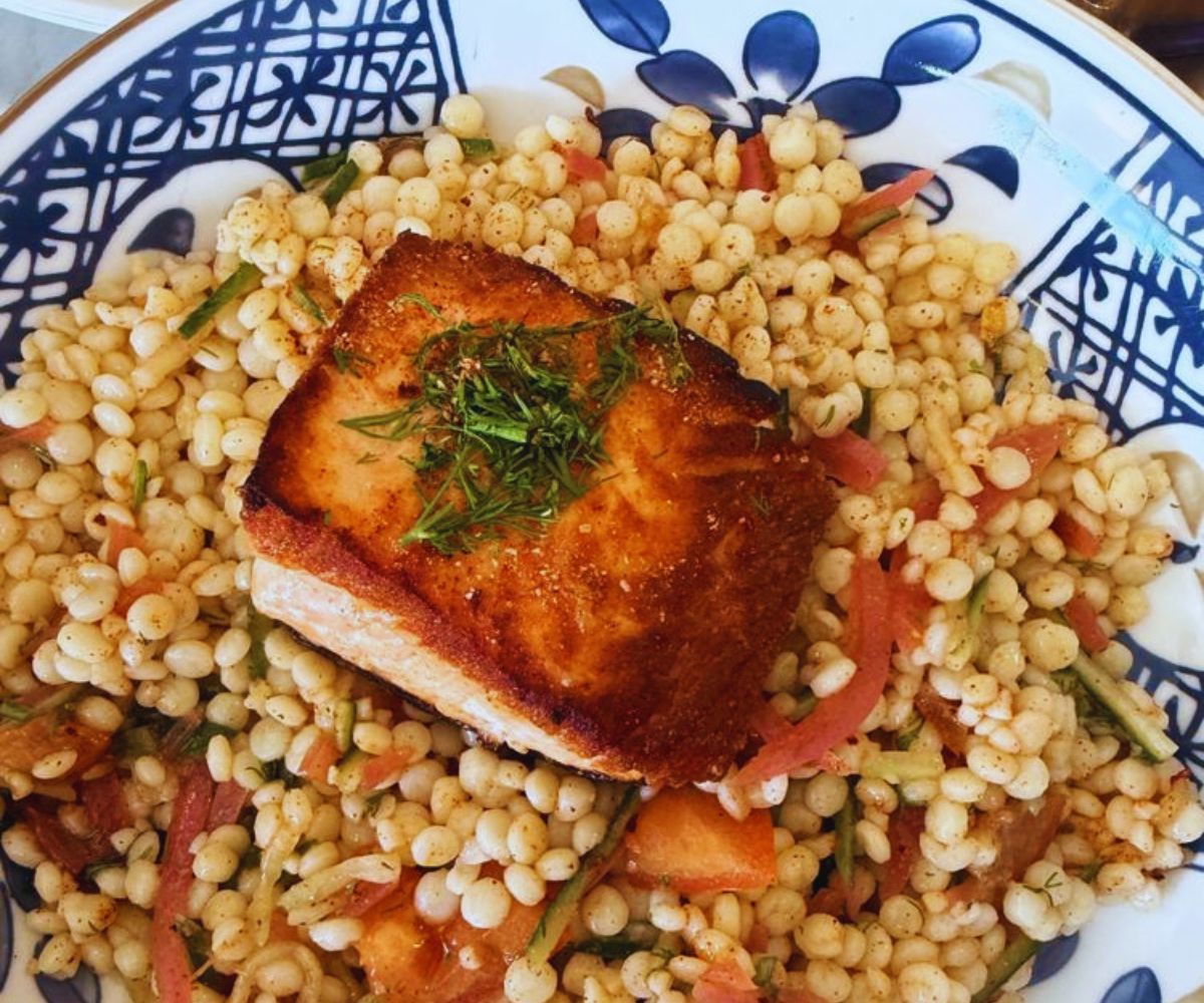 Fred’s - Mediterranean Salmon Bowl