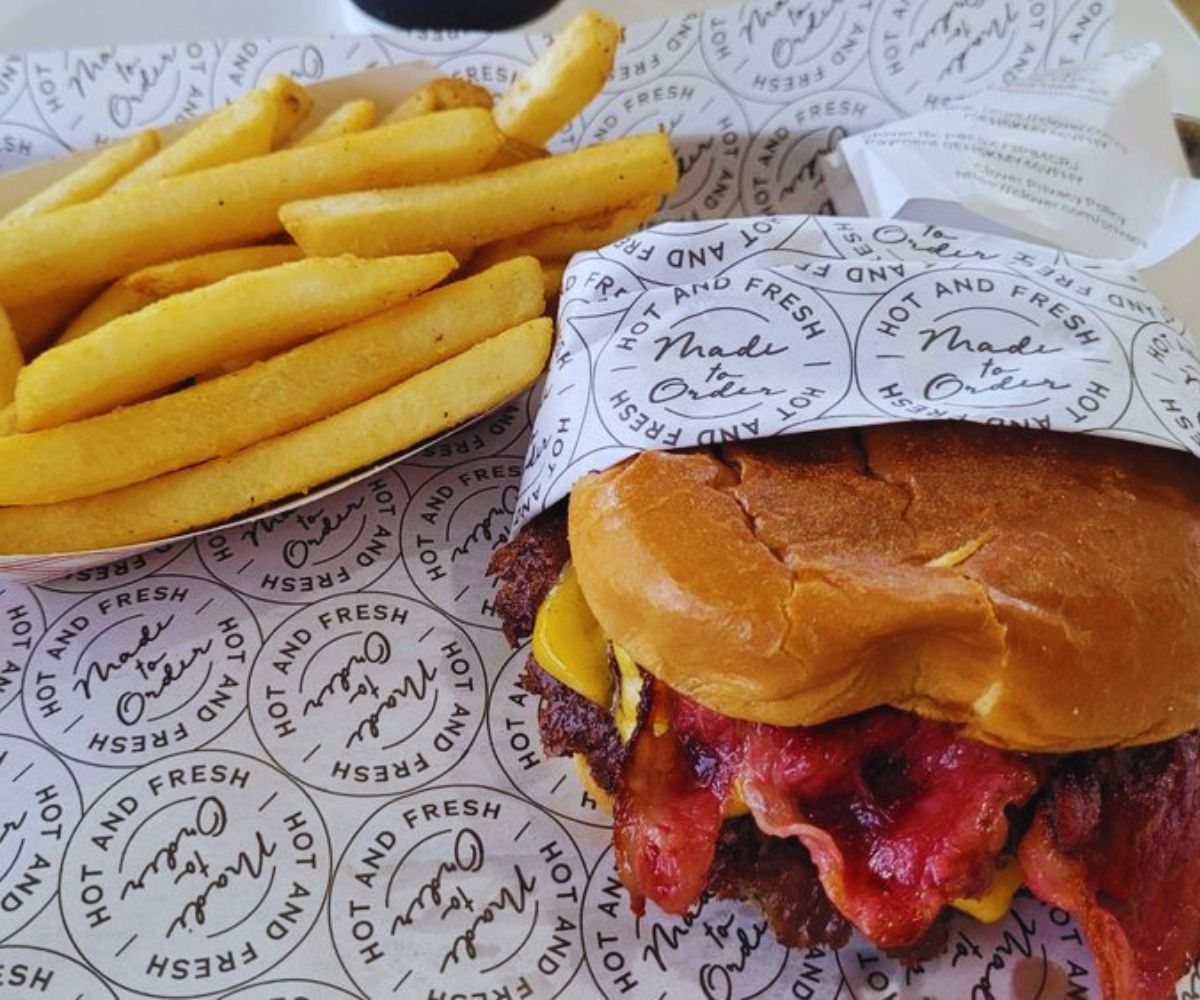 Frosty's Burgers - Double Patty Bacon Cheese Smash Burge
