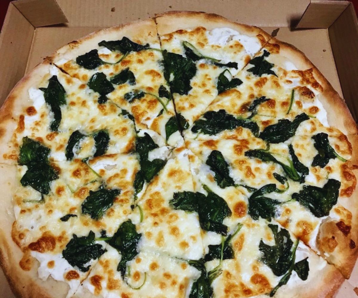 Dipiazza Pizzeria - Large White Pizza with Spinach & Fresh Garlic