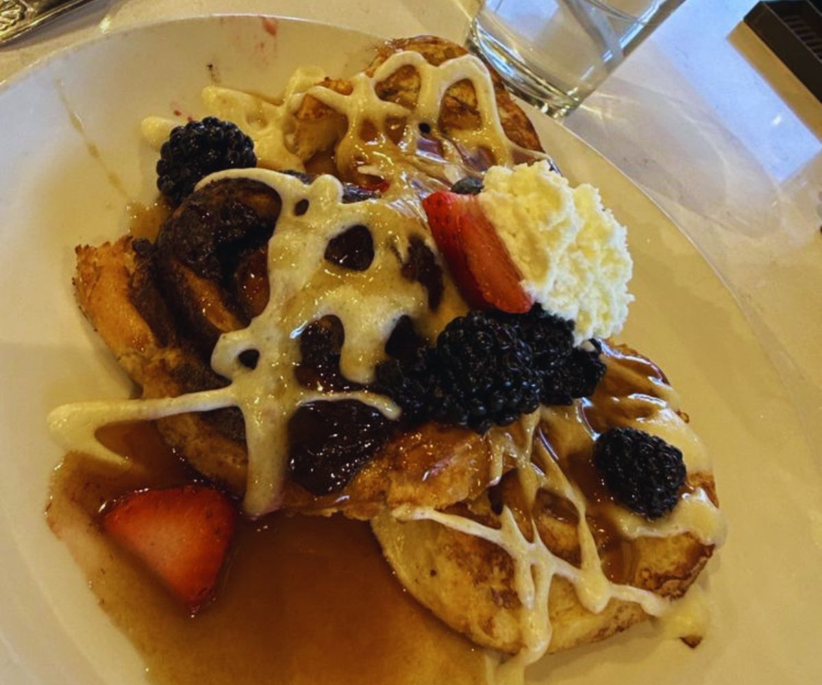 Another Broken Egg Cafe - Cinnamon Roll French Toast