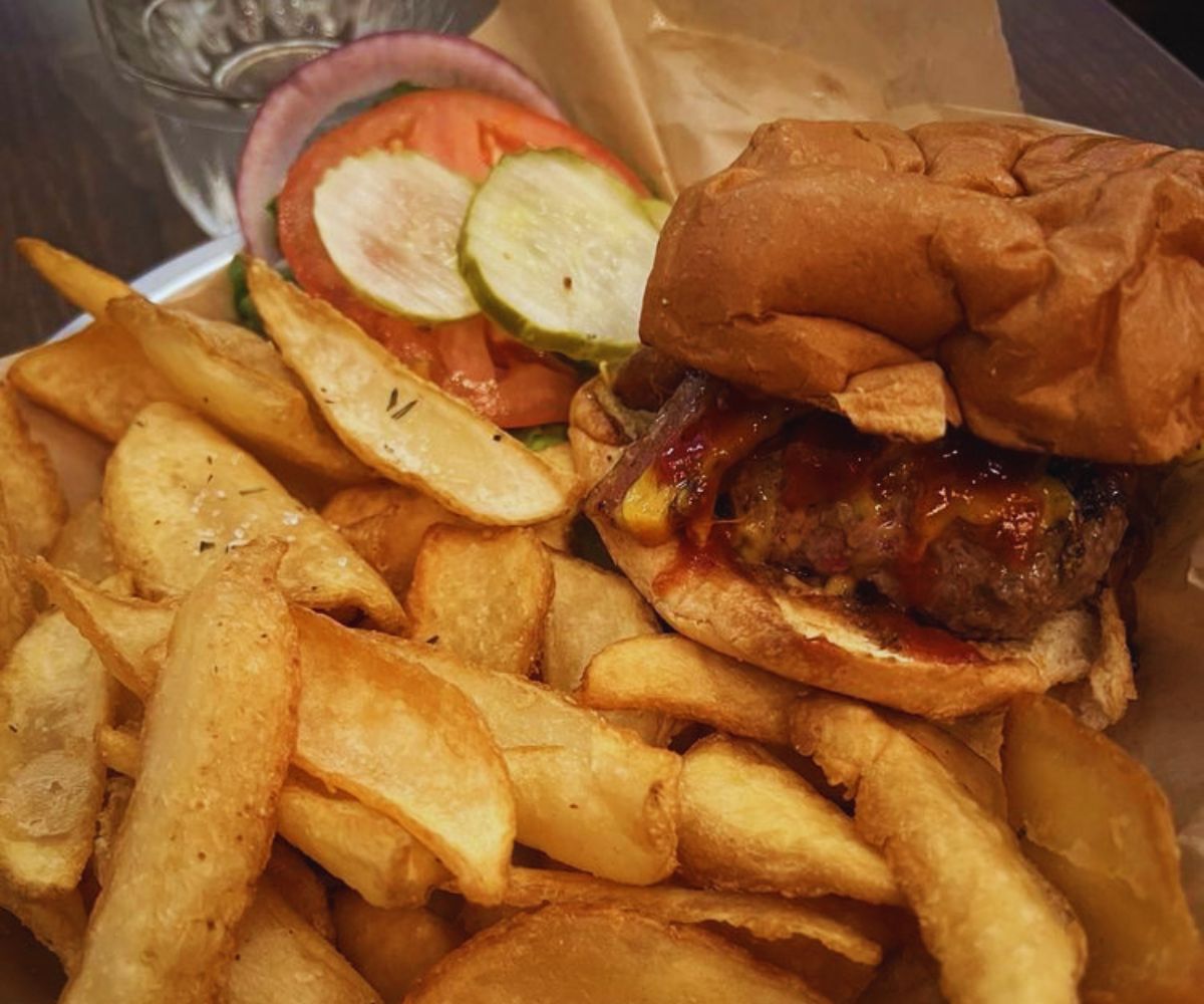 Key & Cleaver - BBQ Bacon Cheese Burger