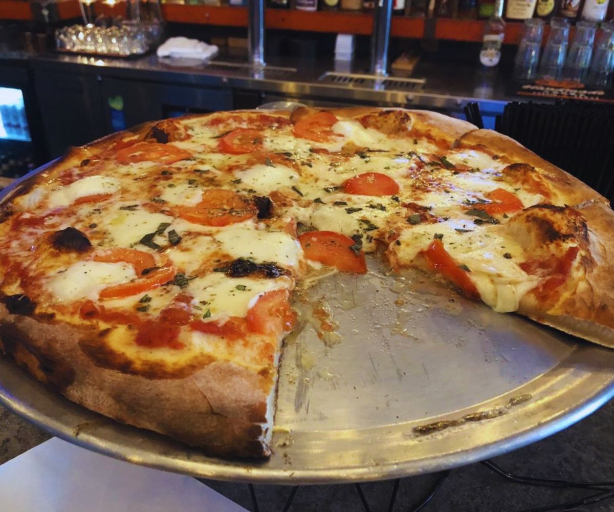 Atomic Lounge & Pizza Kitchen - QT (Margherita) 3.14 Pizza
