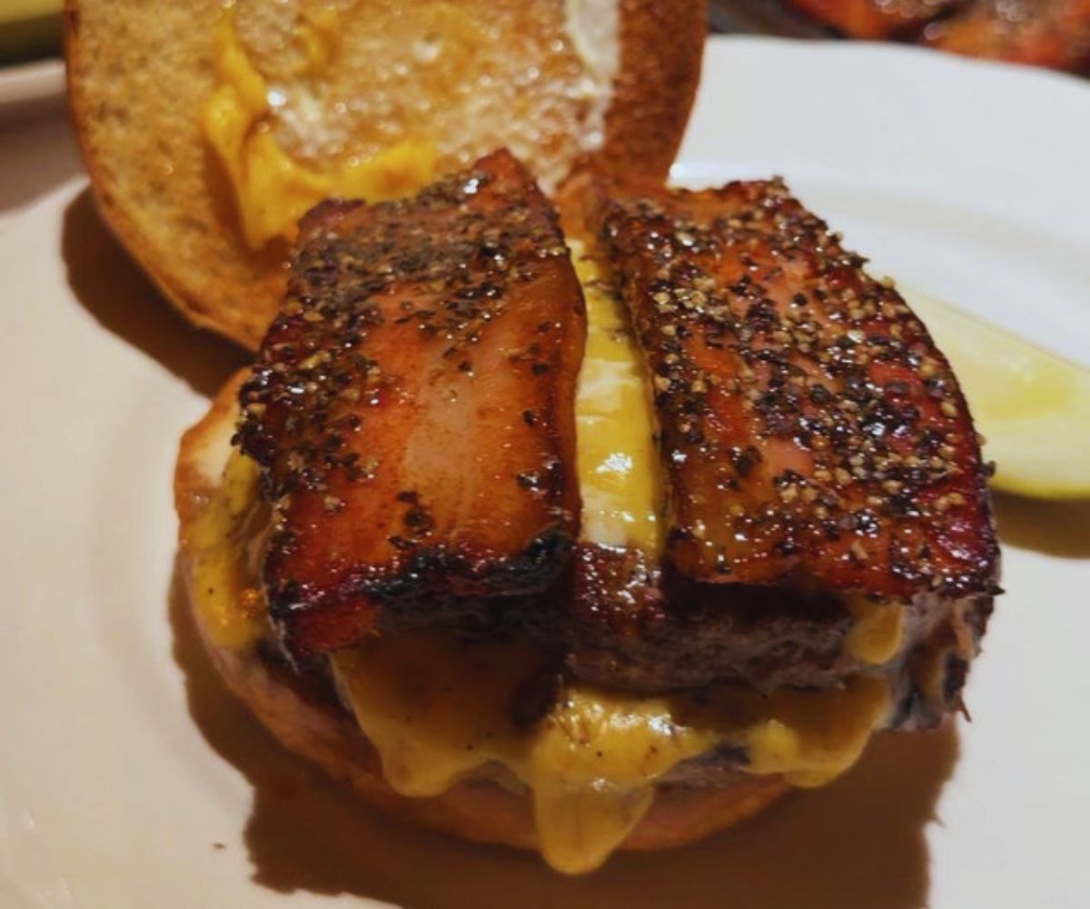 Monkey Bar - Wagyu Cheeseburger