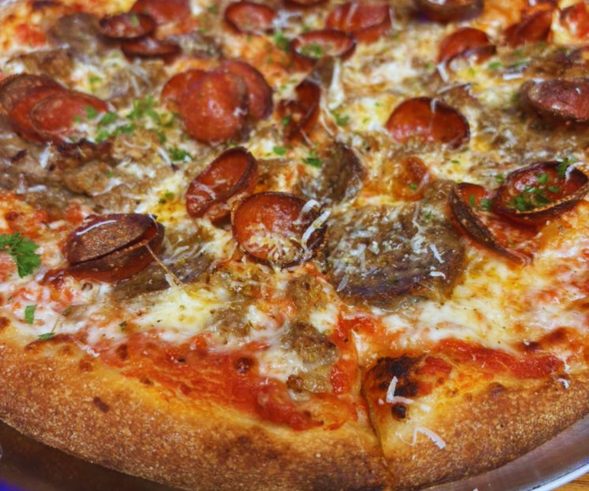 Yearling Pizza - Meat The Parents - Tomato Sauce, Mozzarella, Pepperoni, House Made Meatballs, Sausage, Parmesan Cheese