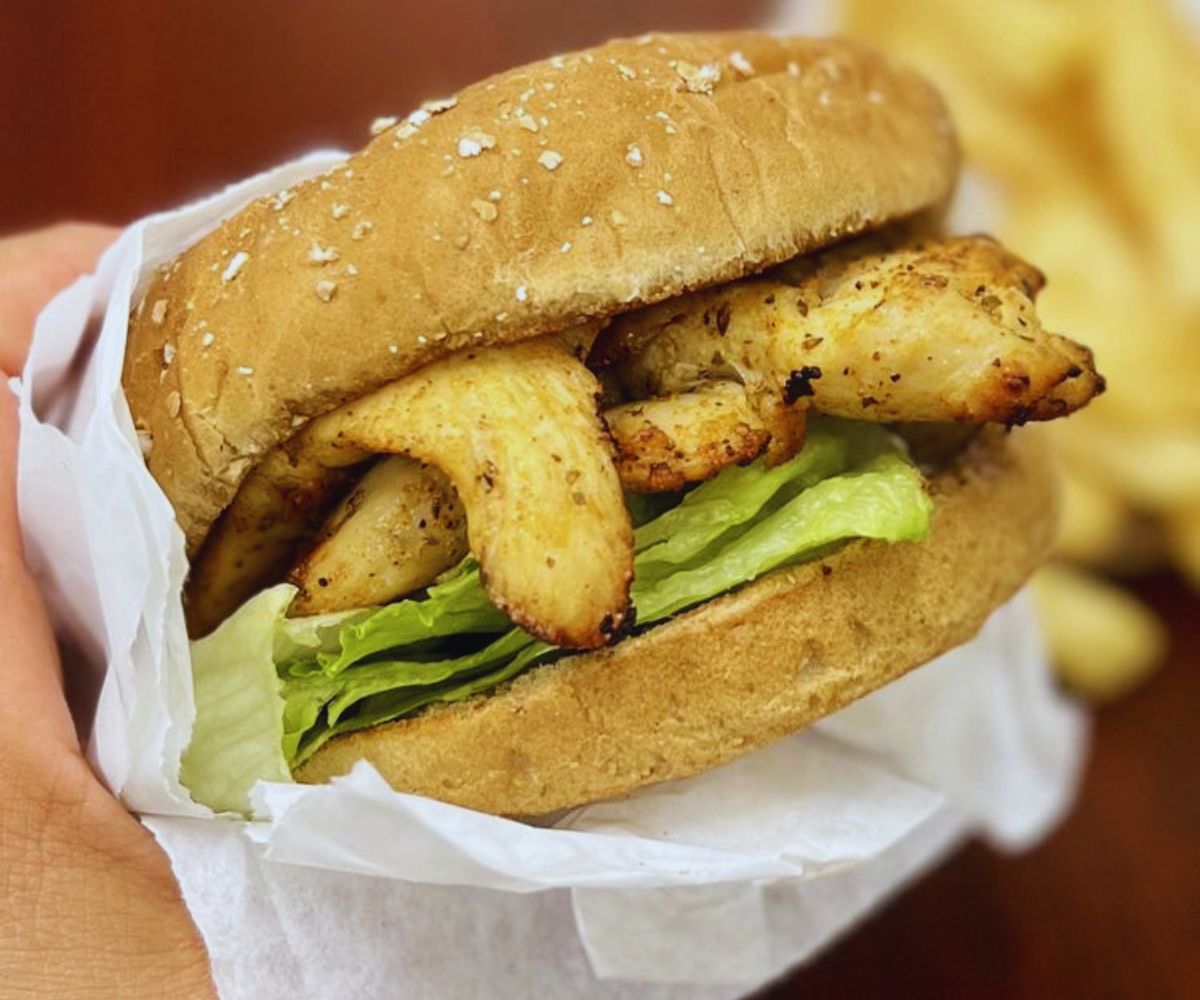 Phil's Charbroiled Burgers - Chicken Sandwich