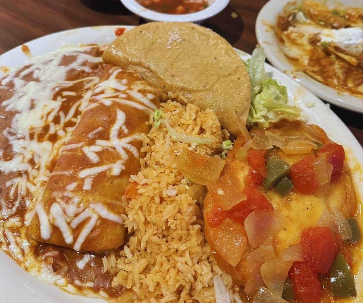 El Rodeo - Chile Relleno Combo 1 with Enchilada & Taco
