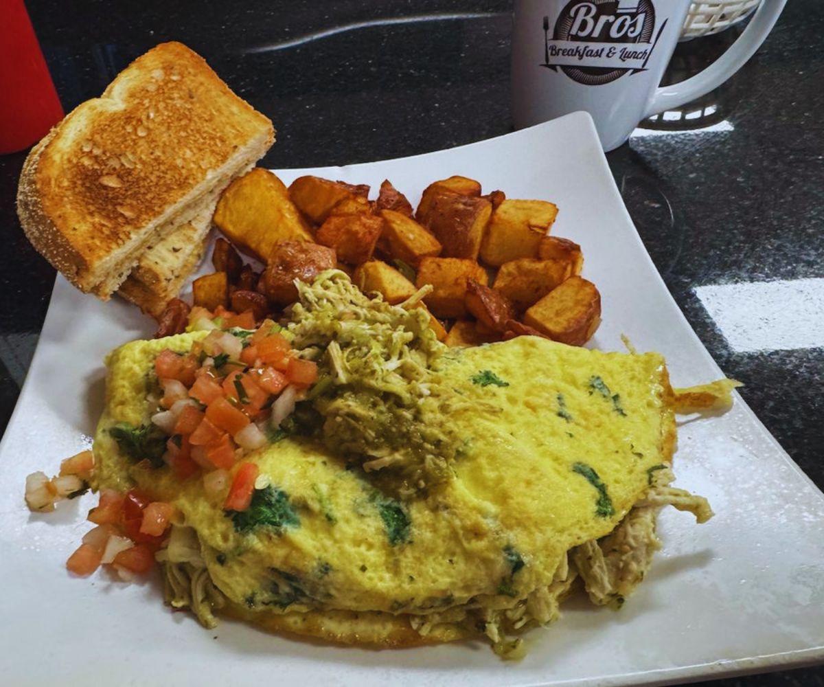 Bros Breakfast & Lunch - Spanish Omelet
