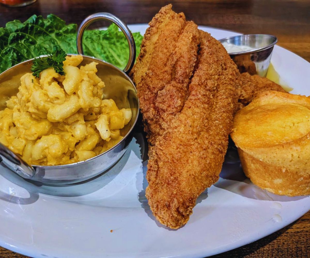 Willie Mae’s NOLA - Fried Catfish & Mac N' Cheese