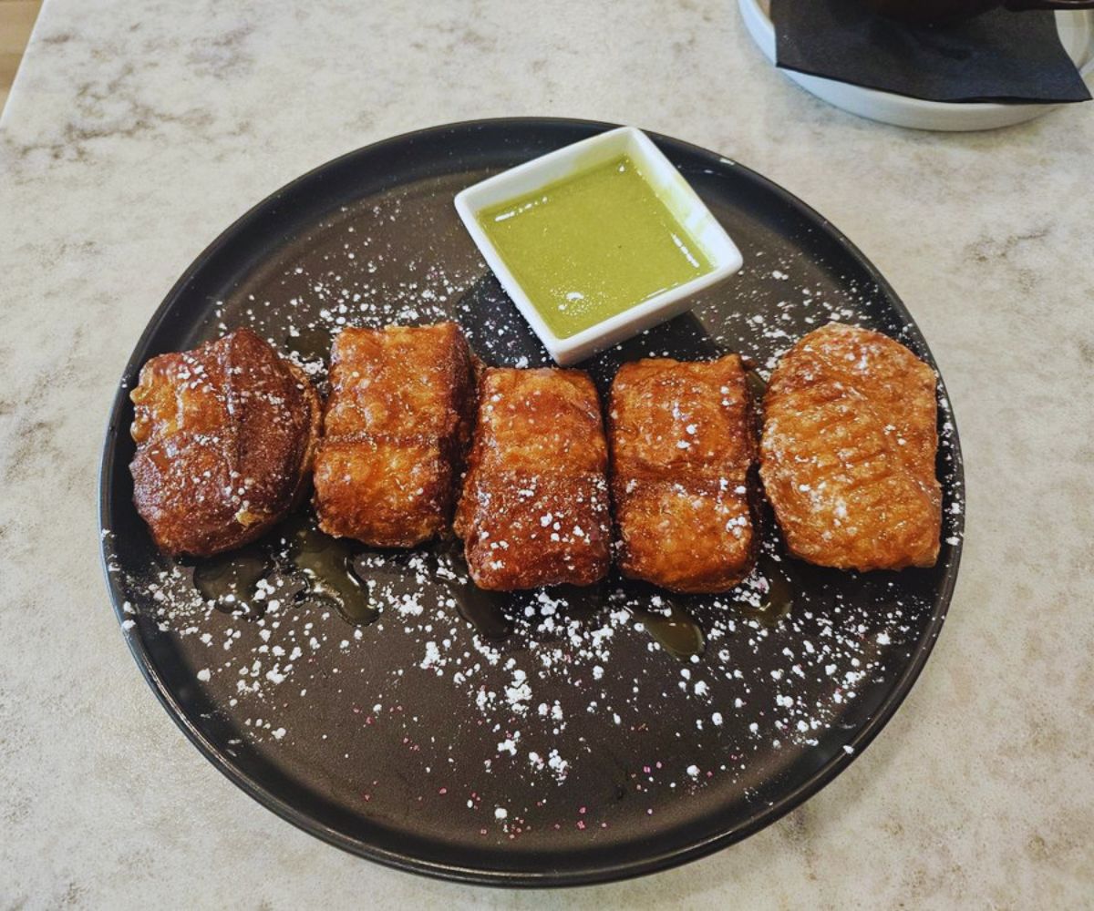 House of Brunch - Beignets with Matcha Cream Dip
