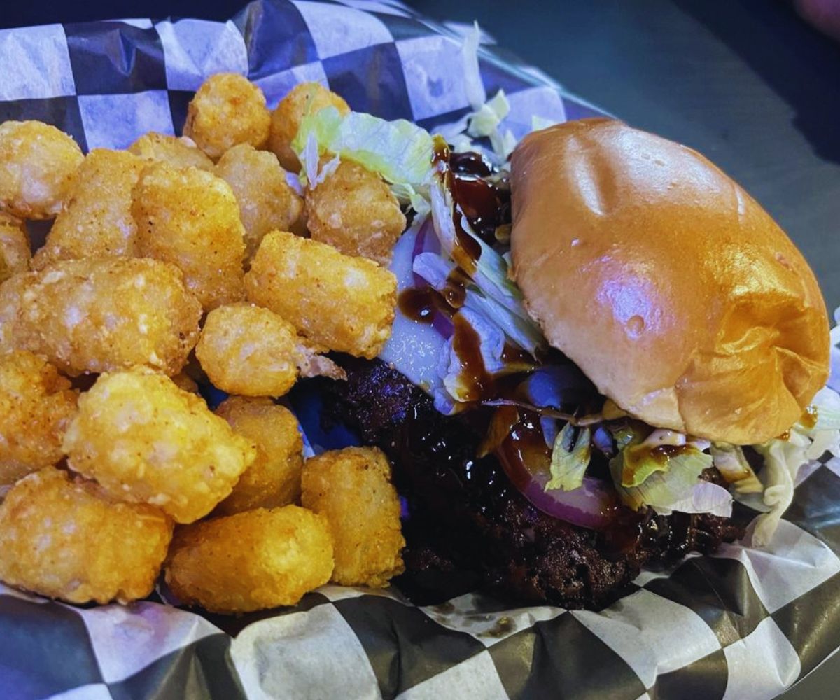 Smash Buddies - Teriyaki Burger and Tots