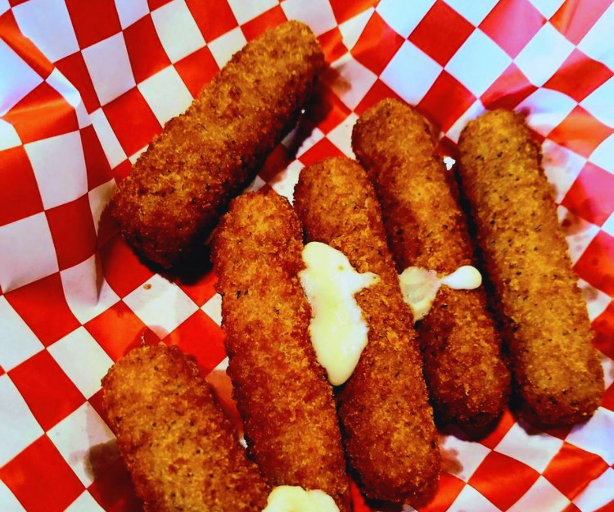 Pizza Me - Mozzarella Sticks