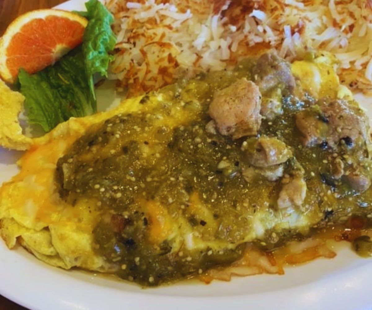 Downtown Cafe by JL - Chile Verde Omelet