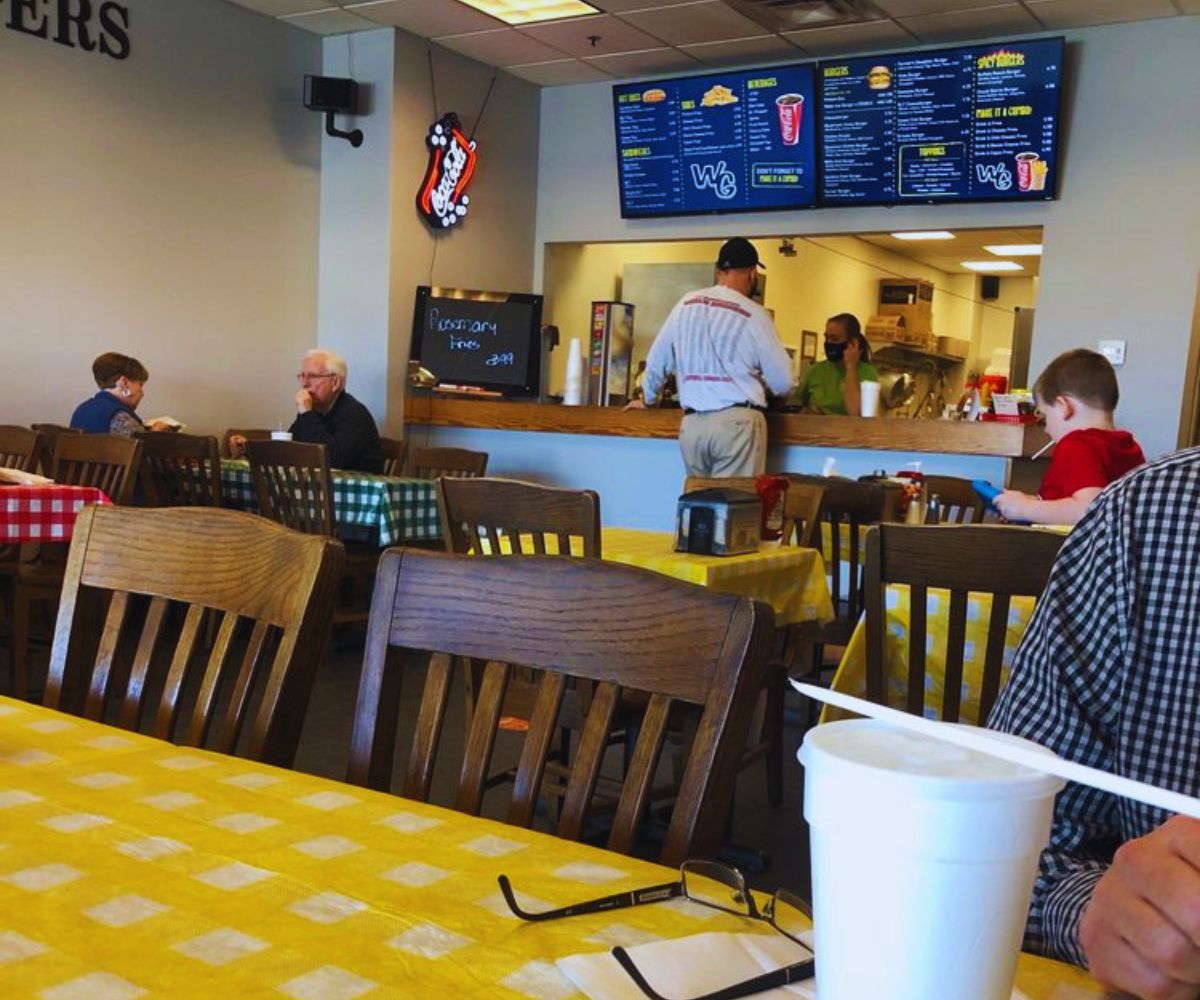 Will's Grill - Dining & Order Area