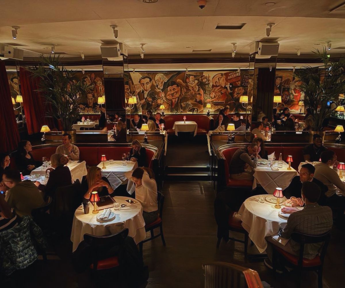 Monkey Bar - Inside Ambiance