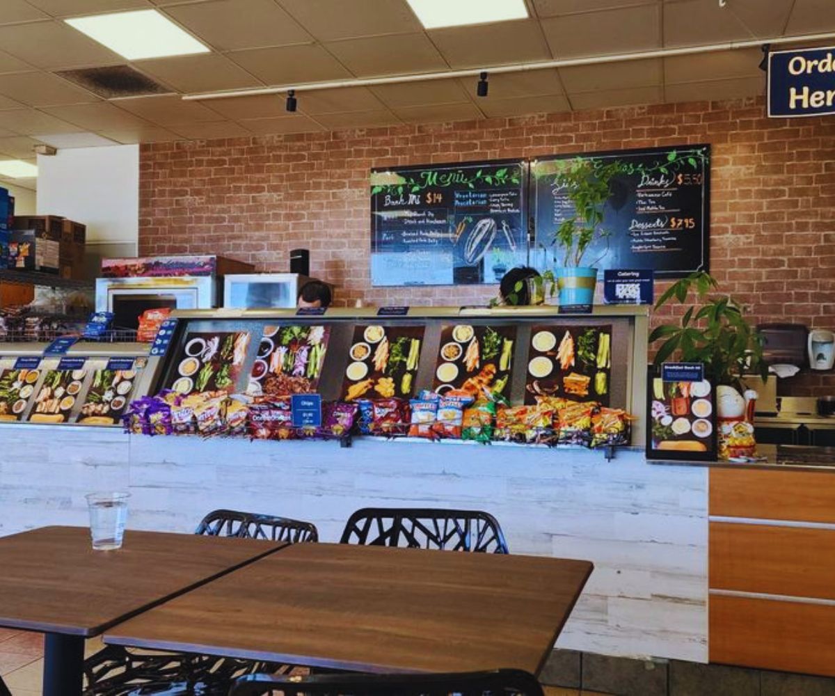 Golden Banh Mi - Inside Restaurant