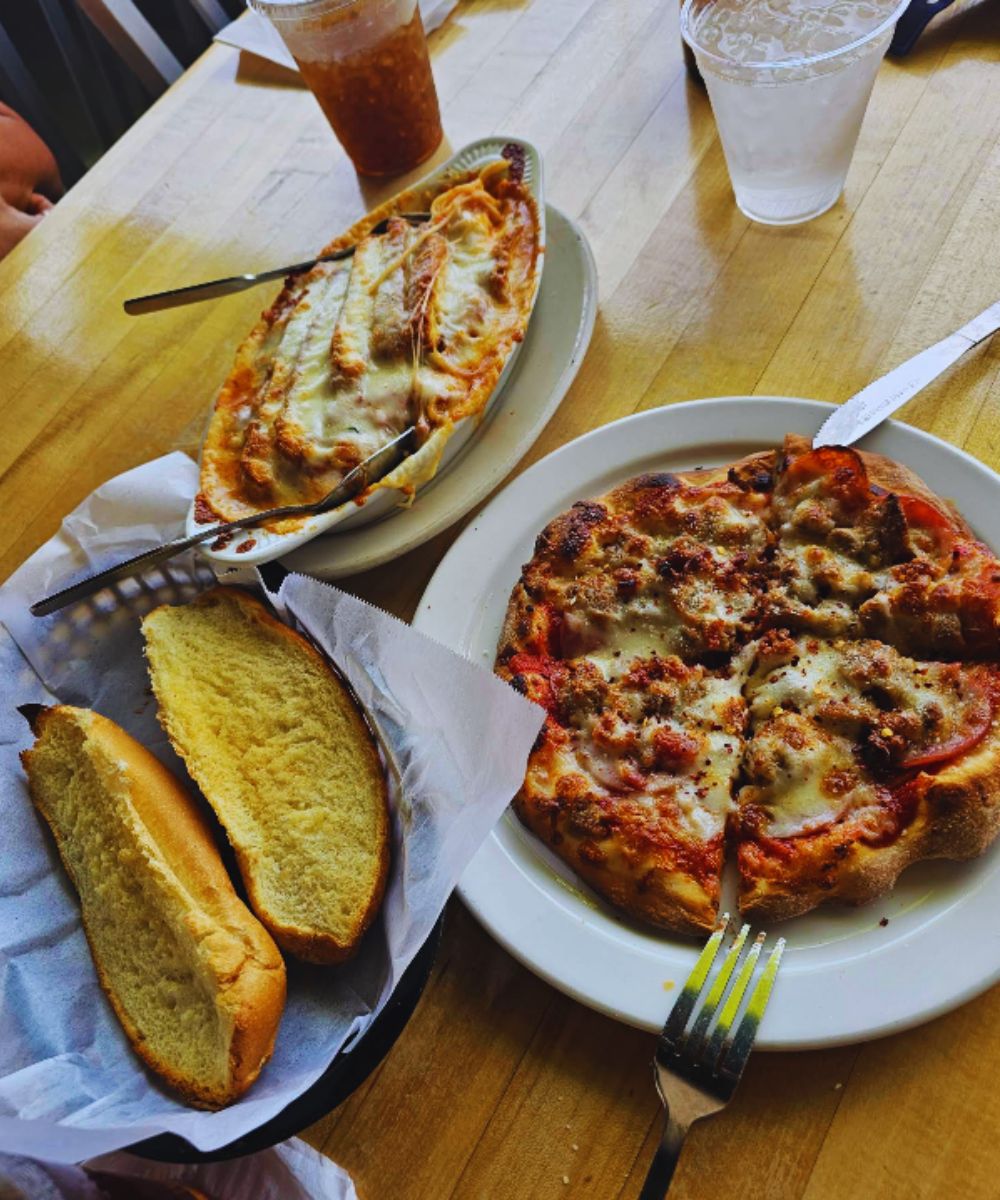 Photos for Piggie Pies Pizza