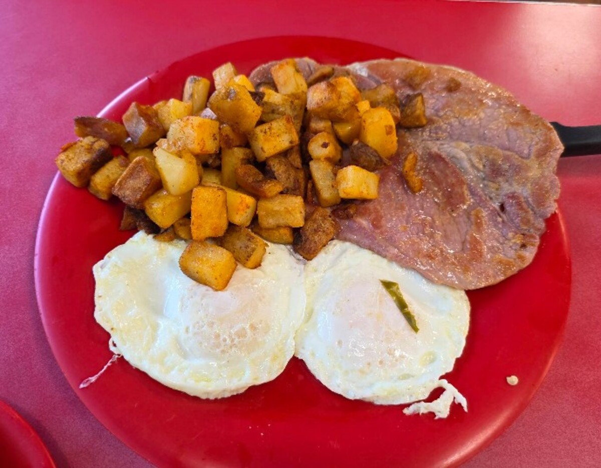 Food in Nick & J's Cafe, Knoxville, TN 😎