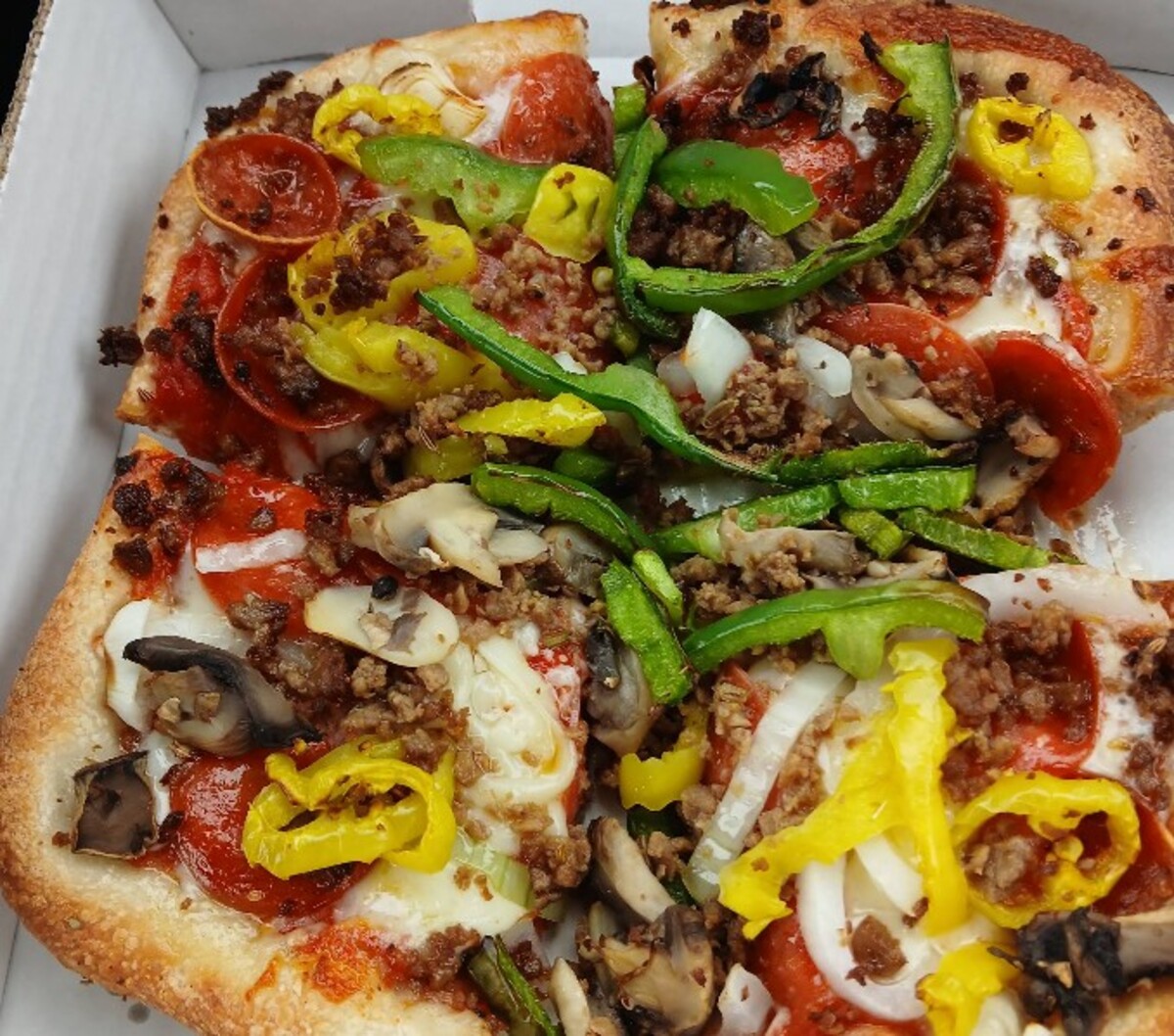 Food in Lindsey's Pizza, Canton, OH