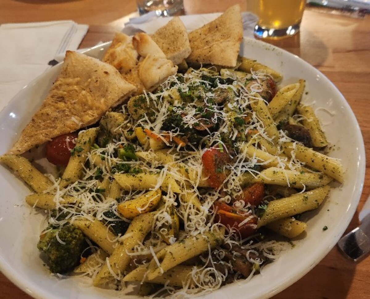 Food in Boston's Restaurant & Sports Bar, Coon Rapids, MN 😎