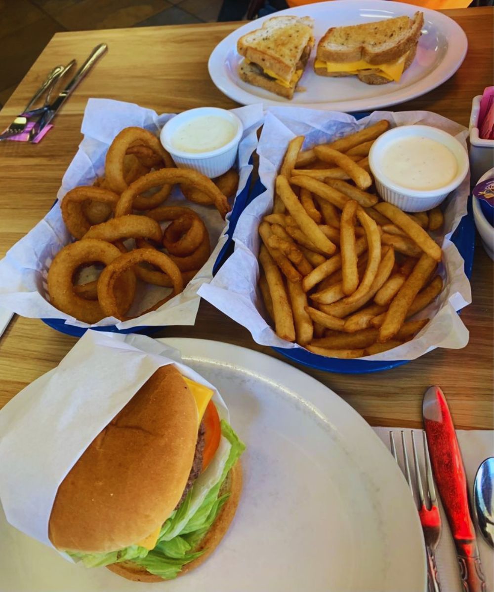 Photos for Avenue Grill